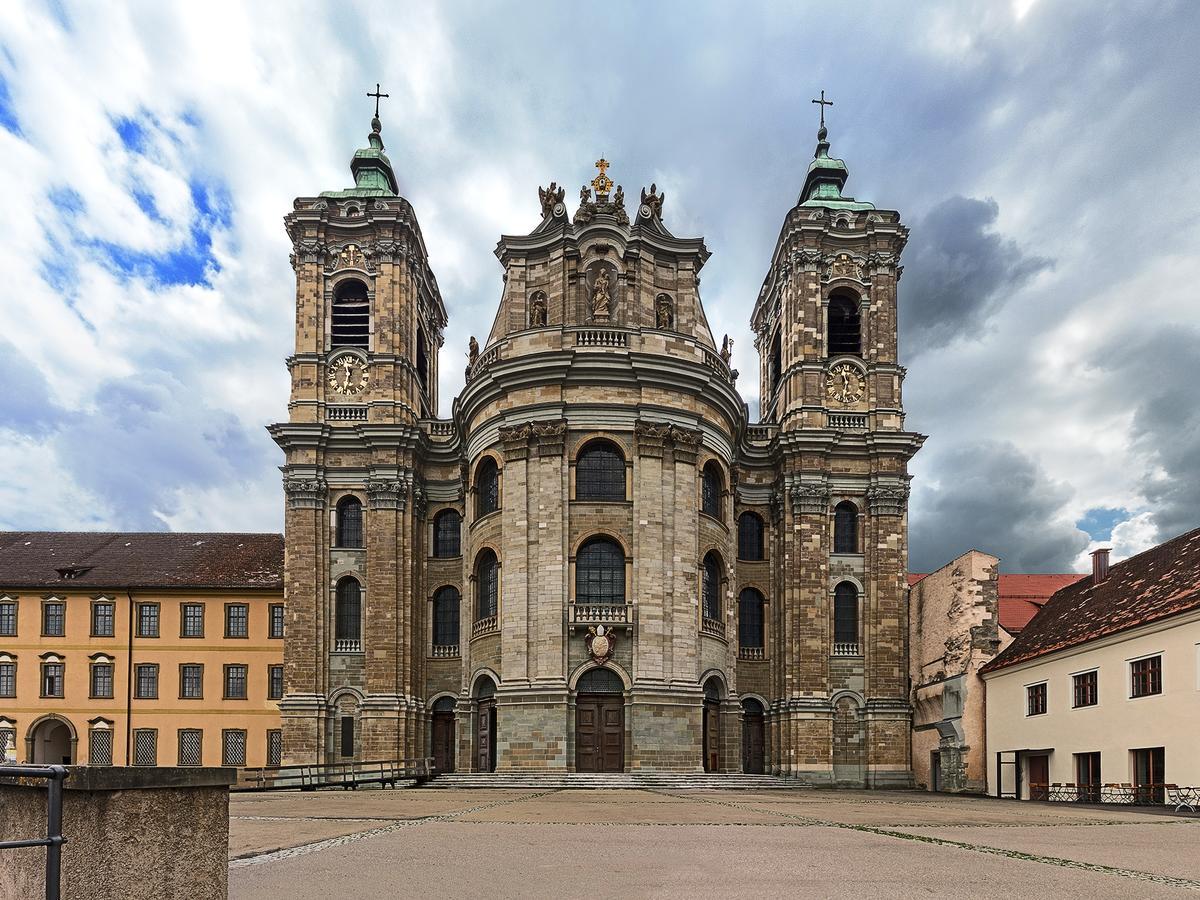 Akademie Der Dioezese Weingarten Weingarten  Buitenkant foto